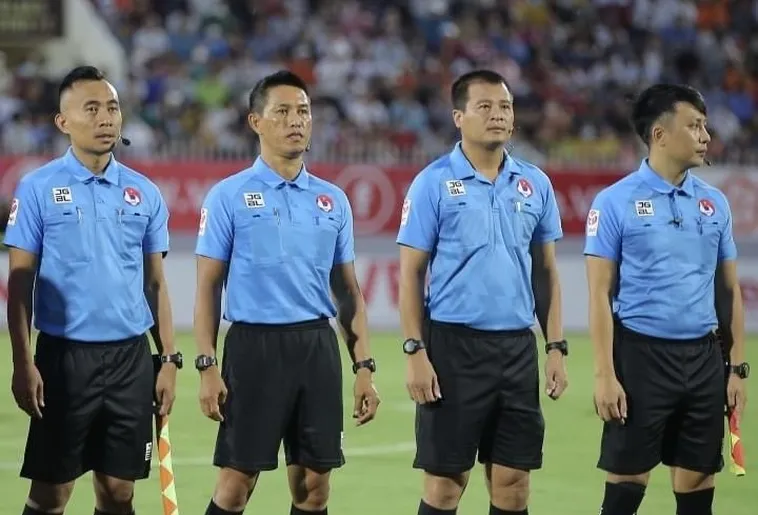 Phân Tích Chuyên Sâu Vai Trò Của Trợ lý trọng tài bóng đá